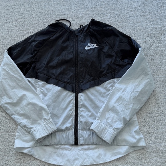 Nike Windrunner Jacket  Black White Long Sleeve Full Zip Hooded Windbreaker Sz S - Picture 8 of 9